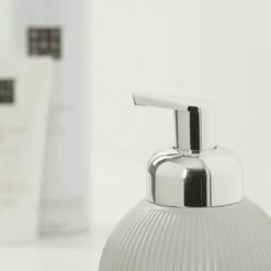 Sealskin Zeepdispenser Convex Lichtgrijs -InterieurKunst Verkoopwinkel 123 11088