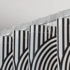 Sealskin Douchegordijn Brave 180x200cm Zwart/wit 14 Sealskin Douchegordijn Brave 180x200cm Zwart/wit -InterieurKunst Verkoopwinkel 123 14965