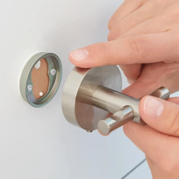 Tesa Toiletrolhouder Smooz Met Deksel 5 Tesa Toiletrolhouder Smooz Met Deksel - Afbeelding 5