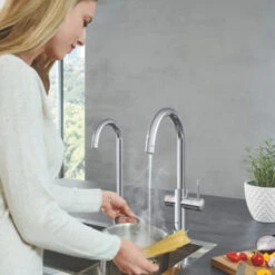 Grohe Red Compact Keukenkraan Met C-uitloop En 4 Liter Kokend Water Boiler Chroom -InterieurKunst Verkoopwinkel 123 18070
