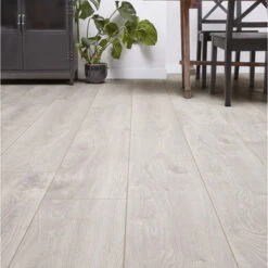 Bruynzeel Extra Breed Waterbestendig Laminaat Geestig Grijs 4V-groef 8 Mm 2,02 M2