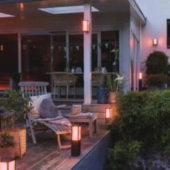 Philips Hue Outdoor Tuinsokkel Impress Zwart -InterieurKunst Verkoopwinkel 123 27141