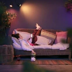 Philips Hue Lily Startset Prikspot 3x8W Zwart 39 Philips Hue Lily Startset Prikspot 3x8W Zwart -InterieurKunst Verkoopwinkel 123 27672