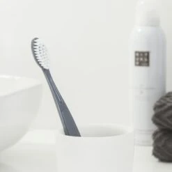 Sealskin Tandenborstelhouder Glossy Zilver 13 Sealskin Tandenborstelhouder Glossy Zilver -InterieurKunst Verkoopwinkel 123 6869