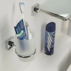 Tiger Bekerhouder Melbourne Hangend Met Beker Chroom -InterieurKunst Verkoopwinkel 123 7177