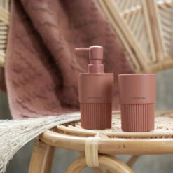 Sealskin Zeepdispenser Brave Staand Donkerroze -InterieurKunst Verkoopwinkel 123 8272